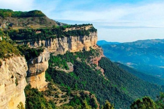 a view of a canyon